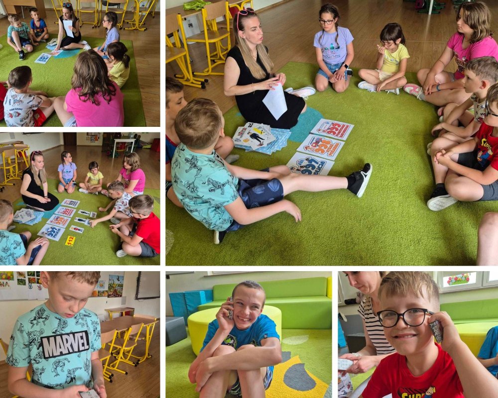 Kilka zdjęć, na których uczniowie klas młodszych siedzą na dywanie i słuchają pani, która opowiada o numerach alarmowych.